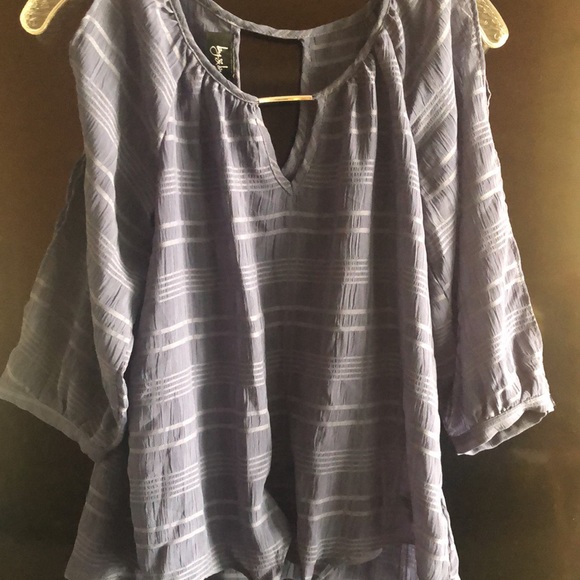 Hollister and By By Top cold shoulder extra small XS - Picture 9 of 13